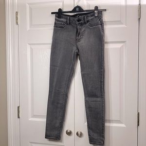White House Black market jegging. The super skinny! Size 4.